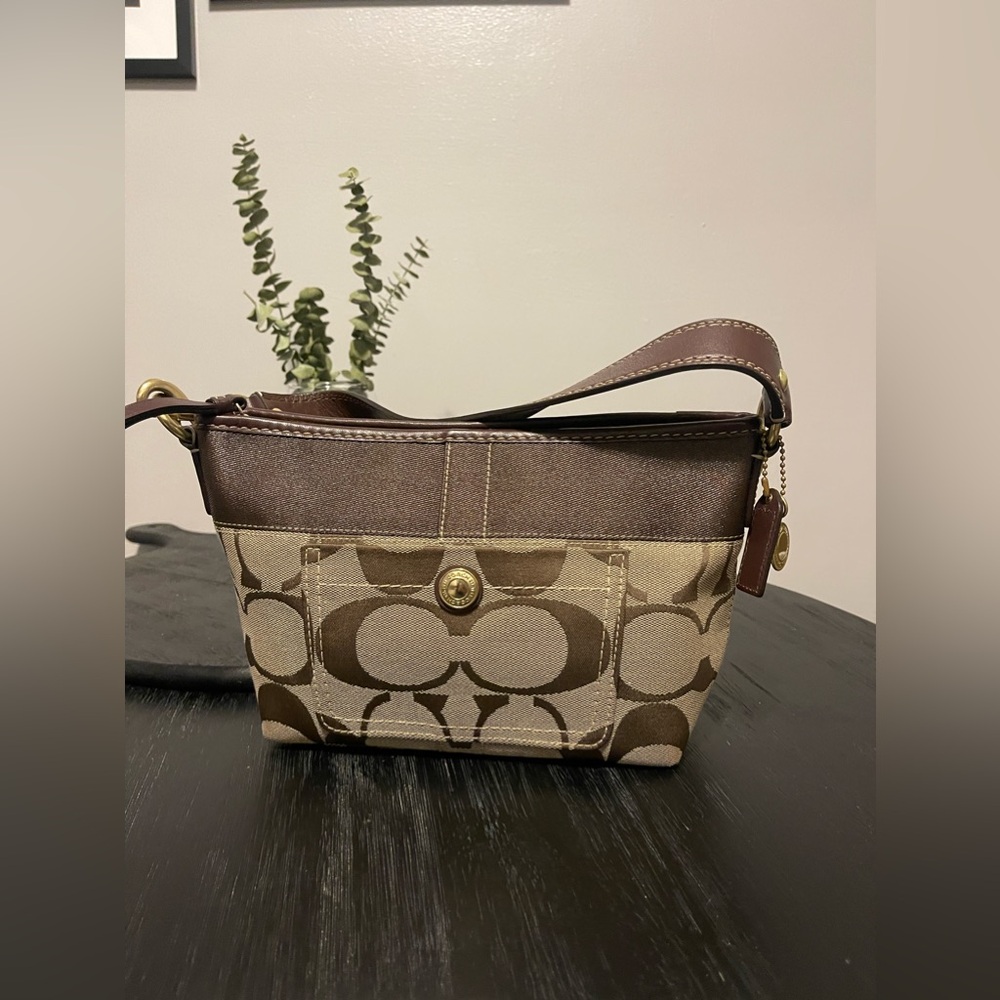 Authentic Coach Shoulder Bag 💜